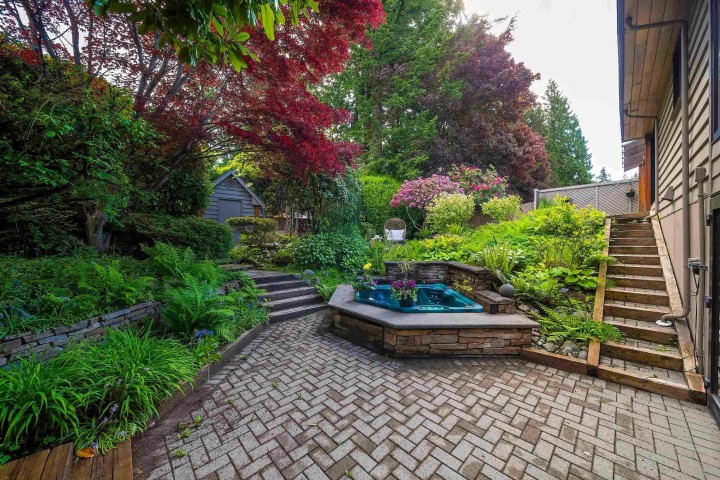Photo 30 at 4096 Sunset Blvd Boulevard, Canyon Heights NV, North Vancouver