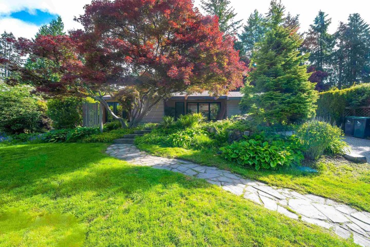 Photo 34 at 4096 Sunset Blvd Boulevard, Canyon Heights NV, North Vancouver