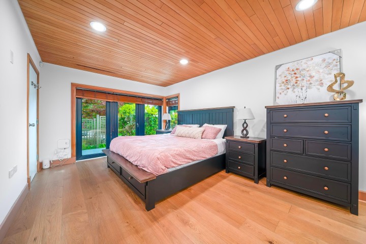 Photo 14 at 4096 Sunset Blvd Boulevard, Canyon Heights NV, North Vancouver