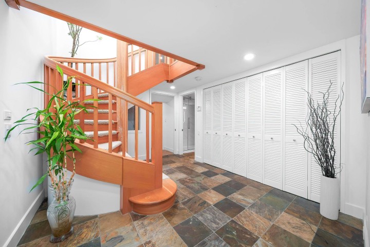 Photo 18 at 4096 Sunset Blvd Boulevard, Canyon Heights NV, North Vancouver