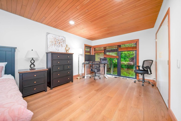 Photo 15 at 4096 Sunset Blvd Boulevard, Canyon Heights NV, North Vancouver