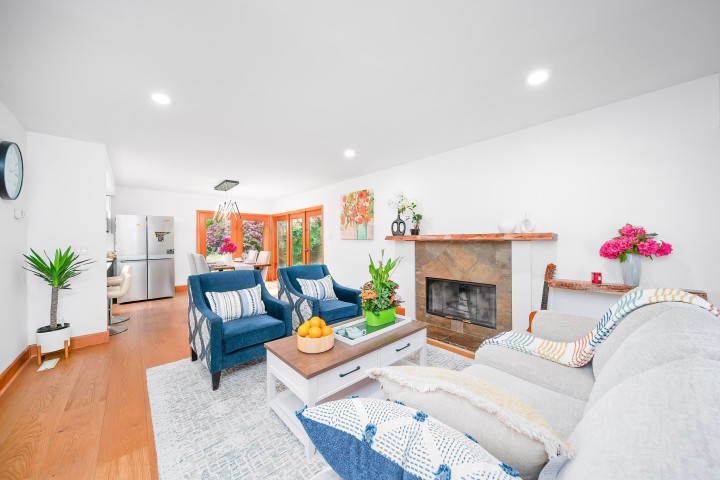 Photo 4 at 4096 Sunset Blvd Boulevard, Canyon Heights NV, North Vancouver