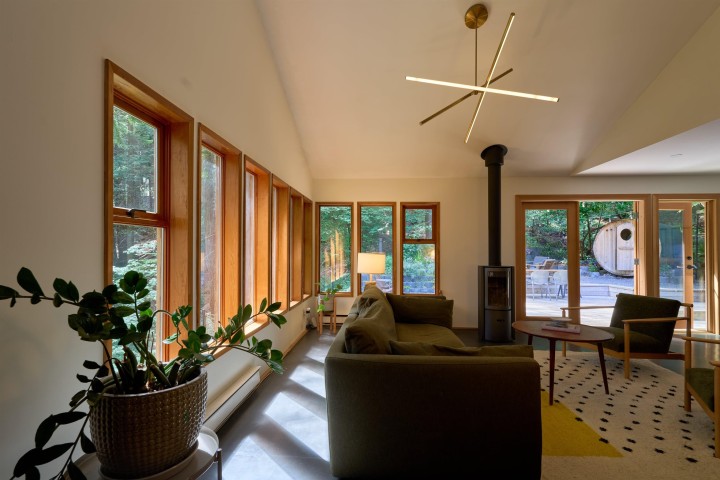 Photo 13 at 4759 Mountain Highway, Lynn Valley, North Vancouver