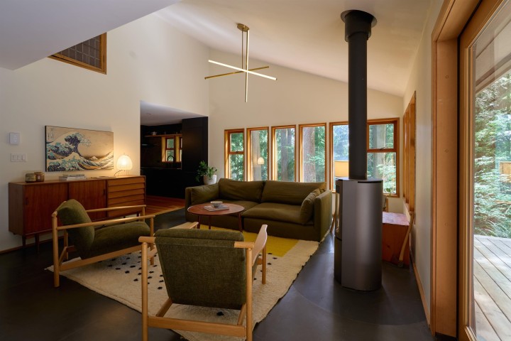 Photo 12 at 4759 Mountain Highway, Lynn Valley, North Vancouver