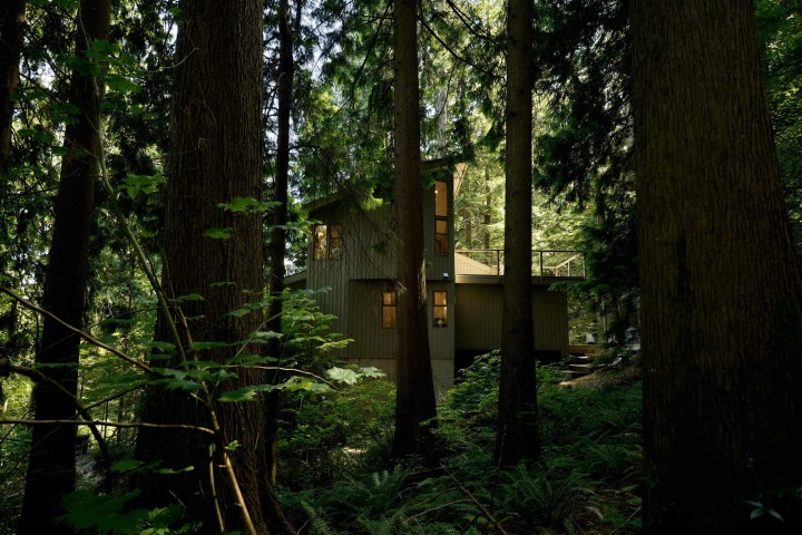 Photo 1 at 4759 Mountain Highway, Lynn Valley, North Vancouver