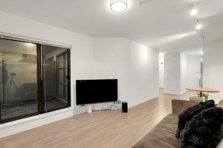 Photo 5 at 208 - 1106 Pacific Street, West End VW, Vancouver West