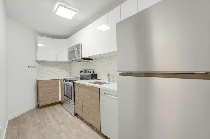 Photo 8 at 208 - 1106 Pacific Street, West End VW, Vancouver West