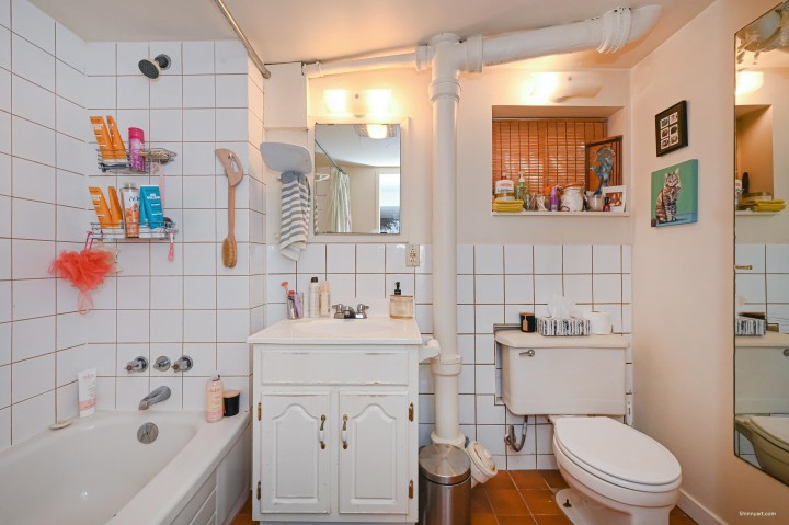 Photo 23 at 3305 W 6th Avenue, Kitsilano, Vancouver West