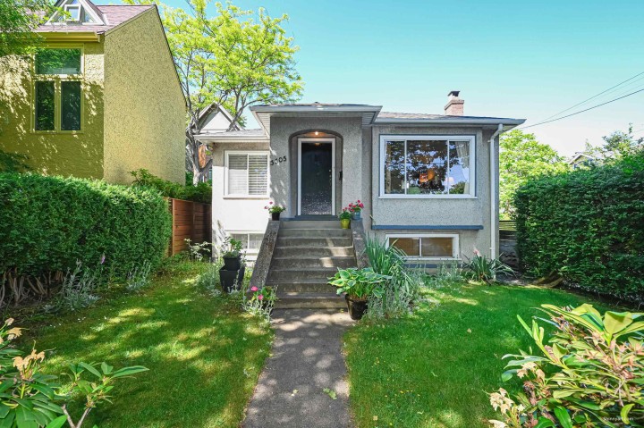 Photo 1 at 3305 W 6th Avenue, Kitsilano, Vancouver West