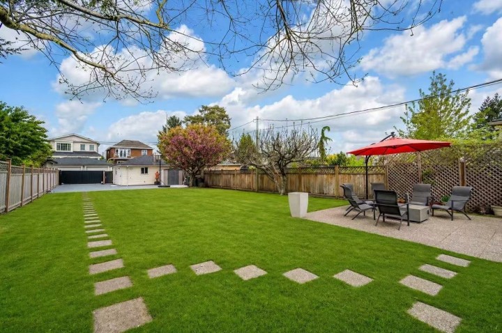Photo 3 at 727 W 66th Avenue, Marpole, Vancouver West