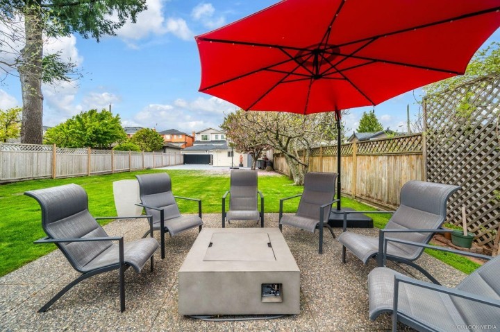 Photo 5 at 727 W 66th Avenue, Marpole, Vancouver West