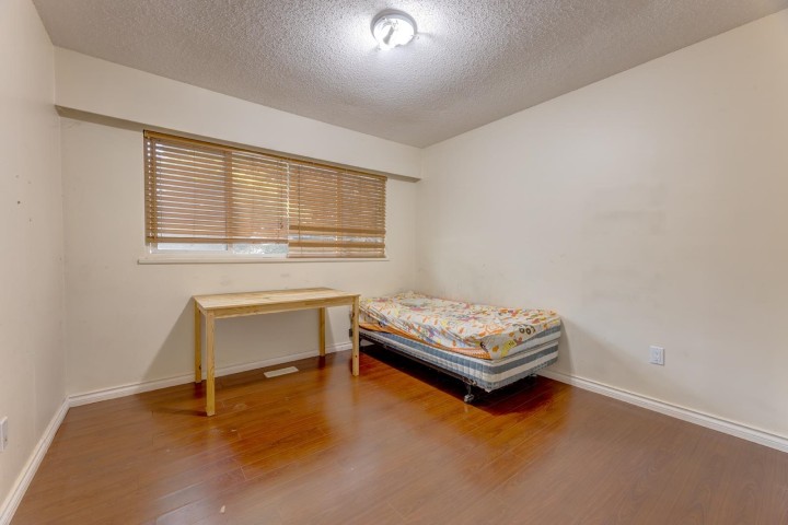 Photo 6 at 3302 E 5th Avenue, Renfrew VE, Vancouver East