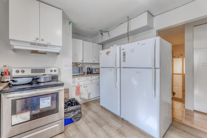 Photo 10 at 3302 E 5th Avenue, Renfrew VE, Vancouver East