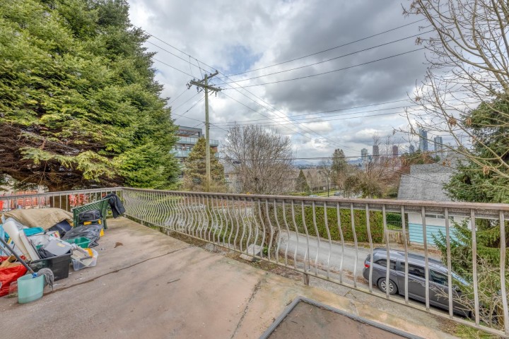 Photo 14 at 3302 E 5th Avenue, Renfrew VE, Vancouver East