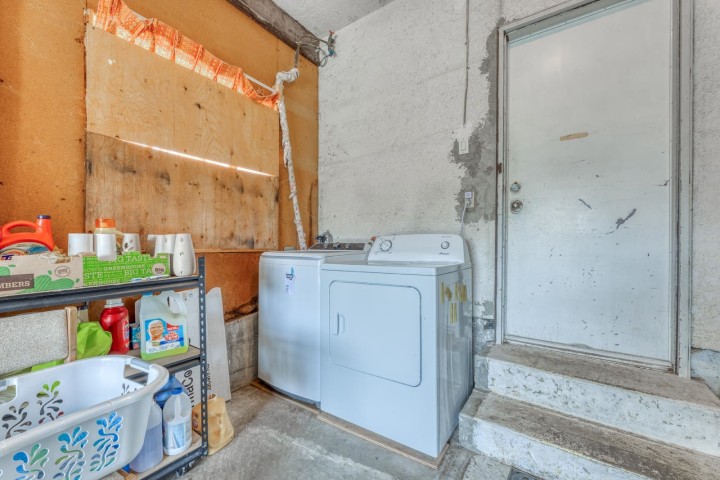 Photo 11 at 3302 E 5th Avenue, Renfrew VE, Vancouver East