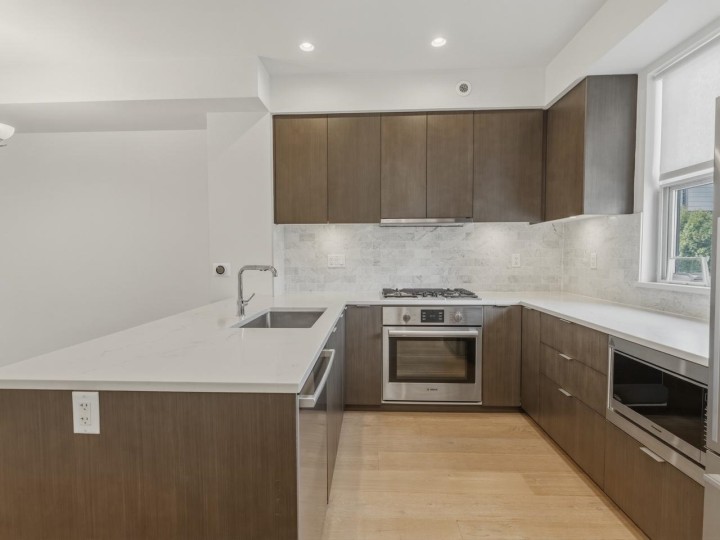 Photo 6 at 7891 Oak Street, Marpole, Vancouver West