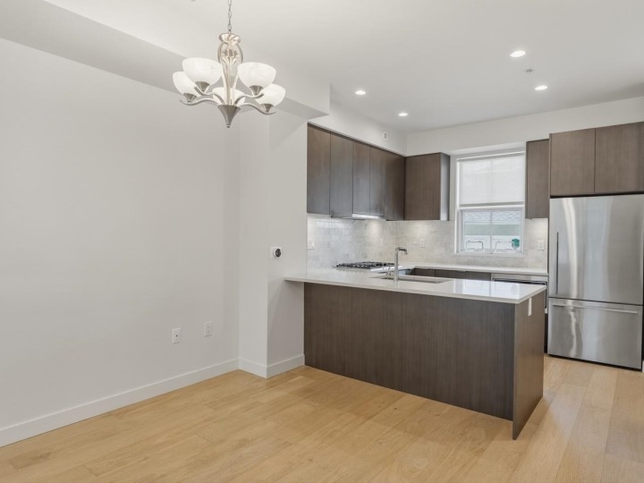 Photo 3 at 7891 Oak Street, Marpole, Vancouver West