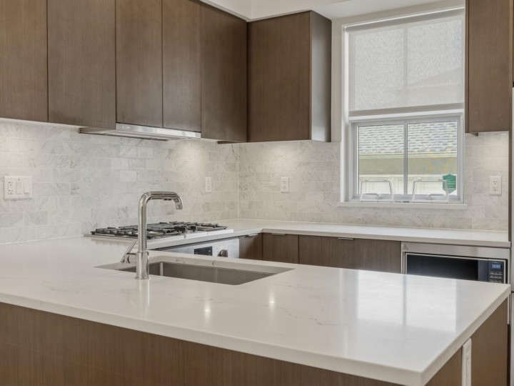 Photo 5 at 7891 Oak Street, Marpole, Vancouver West