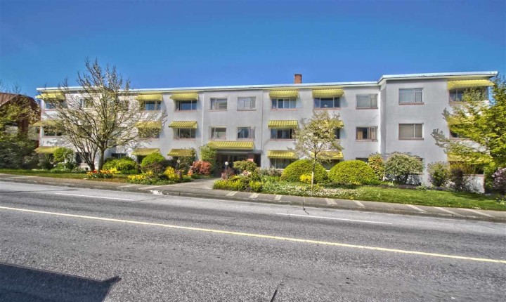 Photo 1 at 211 - 2469 Cornwall Avenue, Kitsilano, Vancouver West