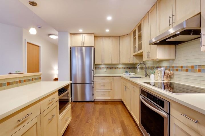 Photo 10 at 104 - 518 Moberly Road, False Creek, Vancouver West