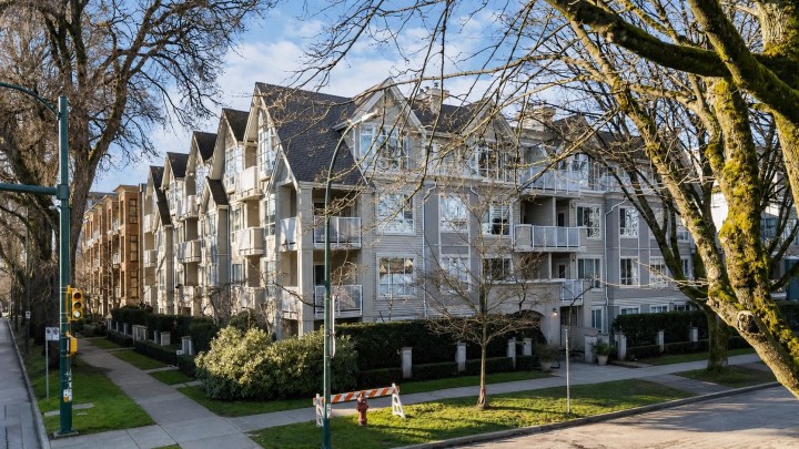 Photo 2 at 104 - 2755 Maple Street, Kitsilano, Vancouver West