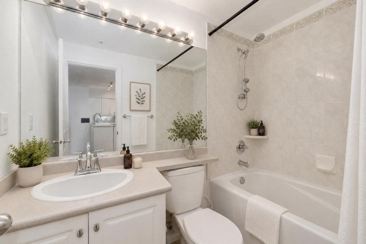 Photo 7 at 104 - 2755 Maple Street, Kitsilano, Vancouver West