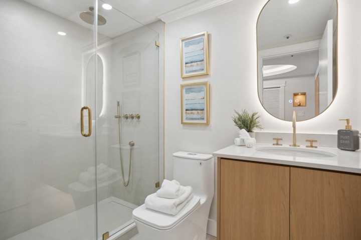 Photo 27 at 504 - 1501 Howe Street, Yaletown, Vancouver West