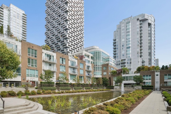 Photo 6 at 504 - 1501 Howe Street, Yaletown, Vancouver West
