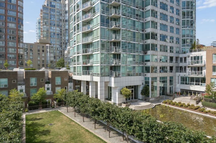 Photo 34 at 504 - 1501 Howe Street, Yaletown, Vancouver West