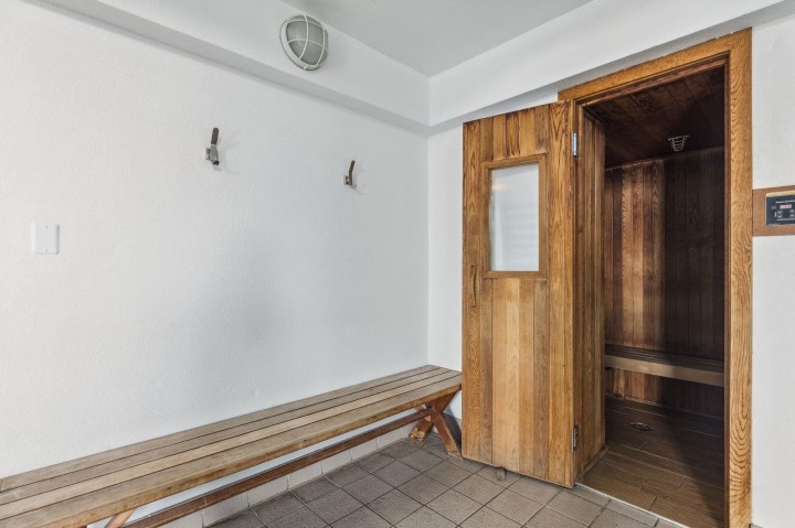 Photo 38 at 504 - 1501 Howe Street, Yaletown, Vancouver West