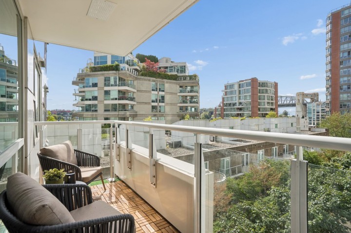 Photo 33 at 504 - 1501 Howe Street, Yaletown, Vancouver West