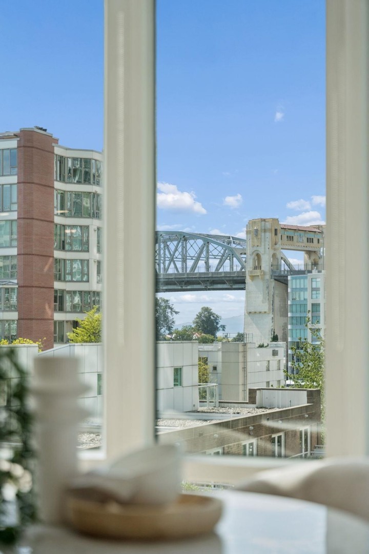 Photo 31 at 504 - 1501 Howe Street, Yaletown, Vancouver West
