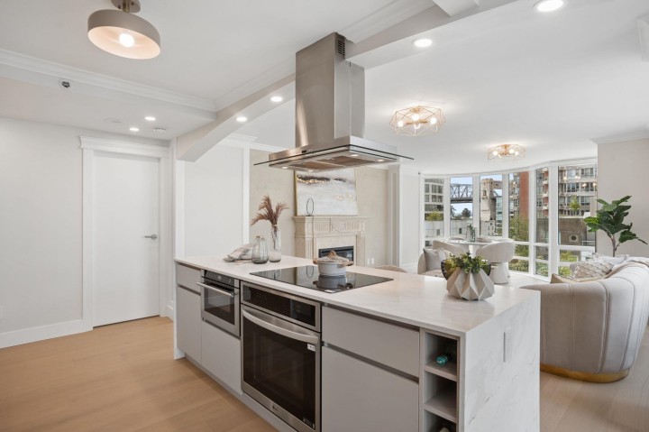 Photo 21 at 504 - 1501 Howe Street, Yaletown, Vancouver West