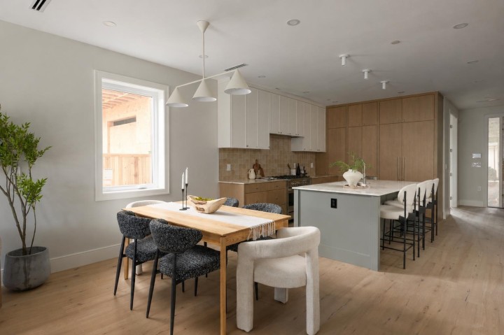 Photo 6 at 2 - 242 E 20th Avenue, Main, Vancouver East