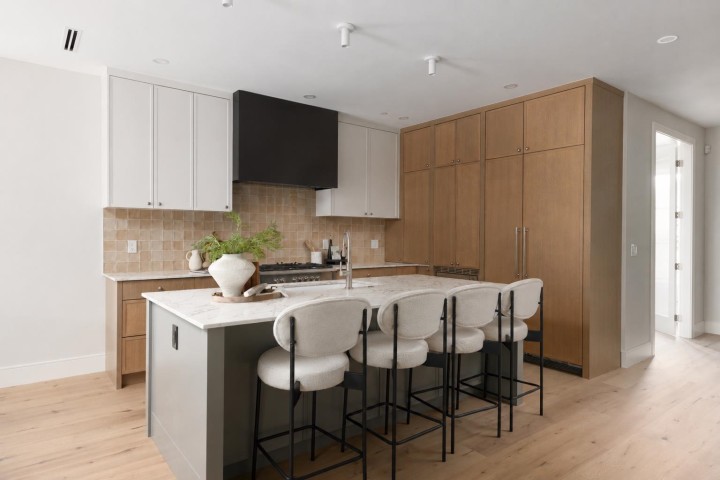 Photo 7 at 2 - 242 E 20th Avenue, Main, Vancouver East