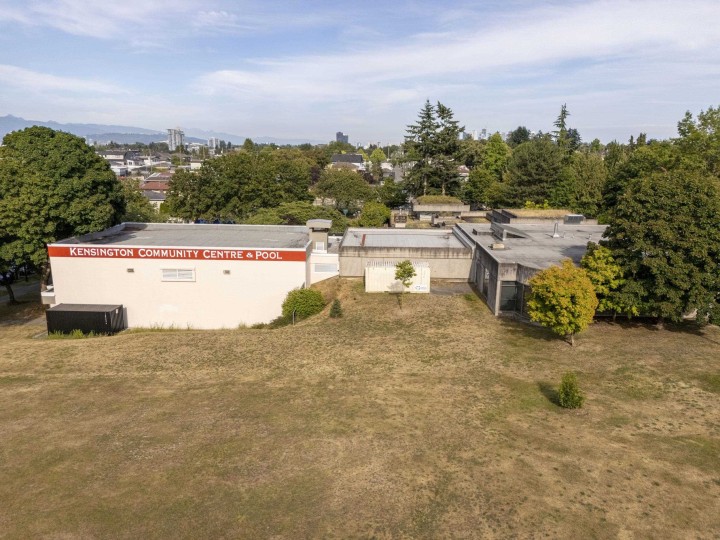 Photo 13 at 4712 Argyle Street, Victoria VE, Vancouver East
