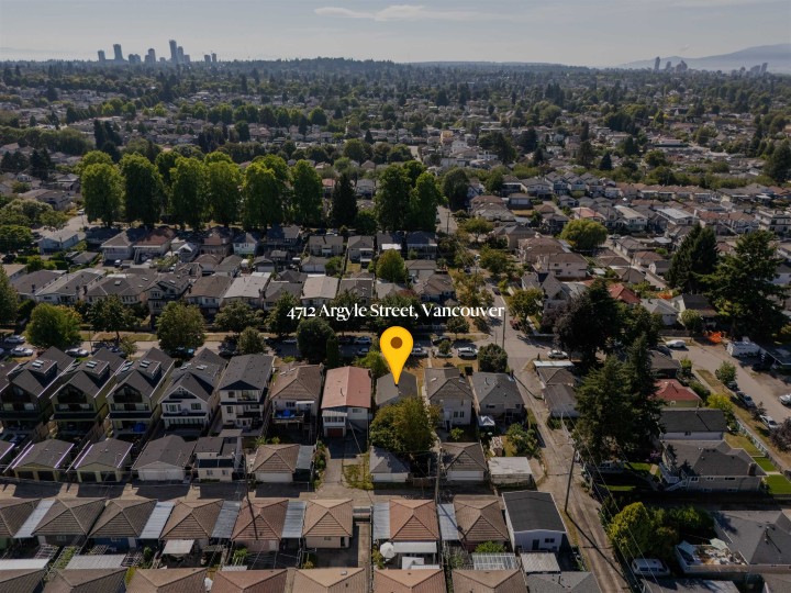 Photo 3 at 4712 Argyle Street, Victoria VE, Vancouver East