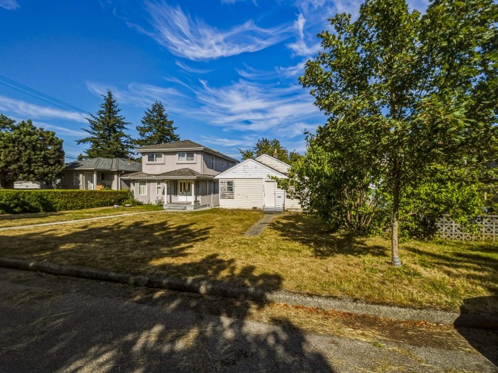 Photo 1 at 4712 Argyle Street, Victoria VE, Vancouver East