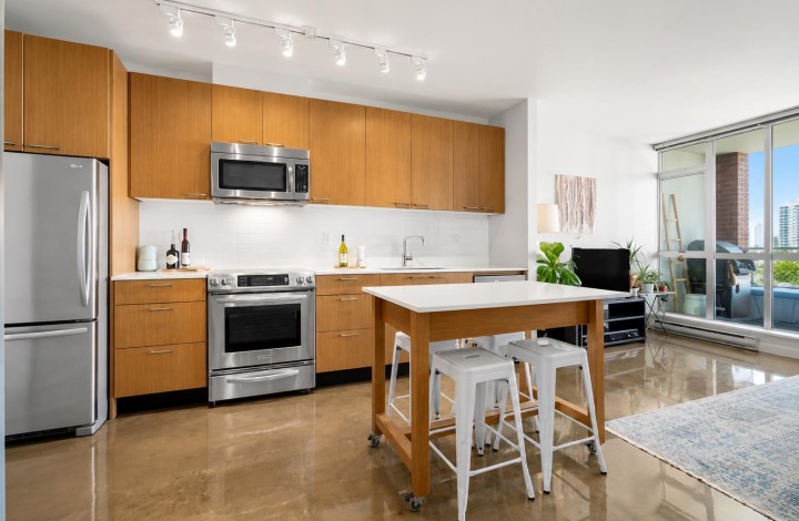Photo 4 at 704 - 221 Union Street, Strathcona, Vancouver East