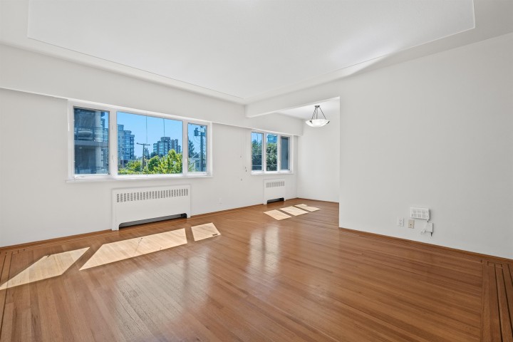 Photo 2 at 8 - 2296 W 39th Avenue, Kerrisdale, Vancouver West
