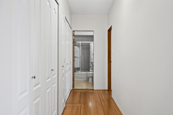 Photo 17 at 8 - 2296 W 39th Avenue, Kerrisdale, Vancouver West