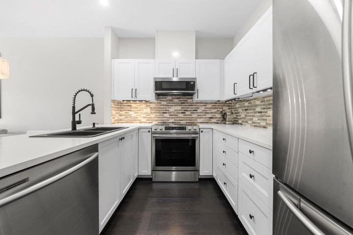 Photo 6 at 404 - 5605 Hampton Place, University VW, Vancouver West