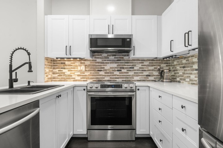 Photo 7 at 404 - 5605 Hampton Place, University VW, Vancouver West