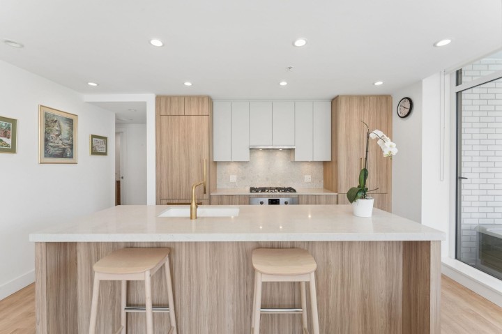Photo 5 at 206 - 2325 Emery Court, Lynn Valley, North Vancouver
