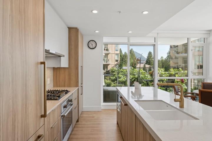 Photo 8 at 206 - 2325 Emery Court, Lynn Valley, North Vancouver