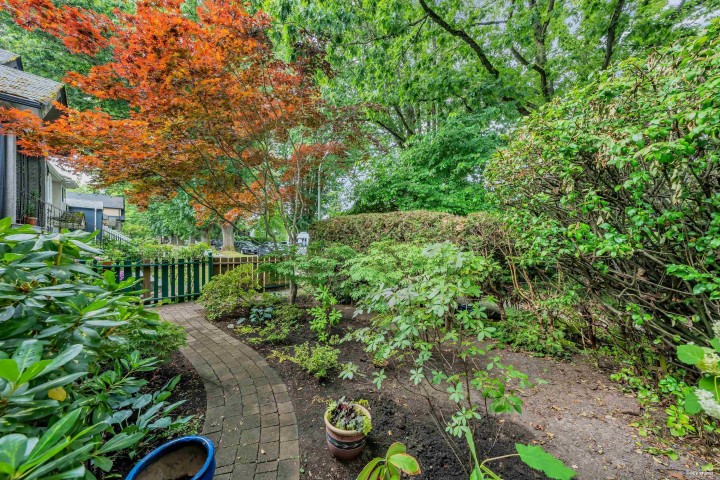 Photo 13 at 956 E 21st Avenue, Fraser VE, Vancouver East