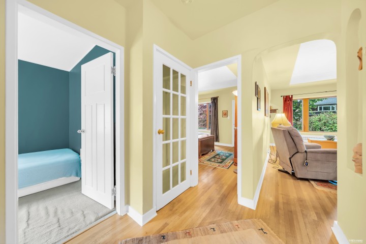 Photo 7 at 956 E 21st Avenue, Fraser VE, Vancouver East
