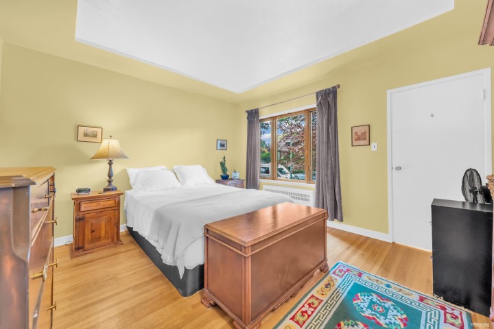 Photo 3 at 956 E 21st Avenue, Fraser VE, Vancouver East