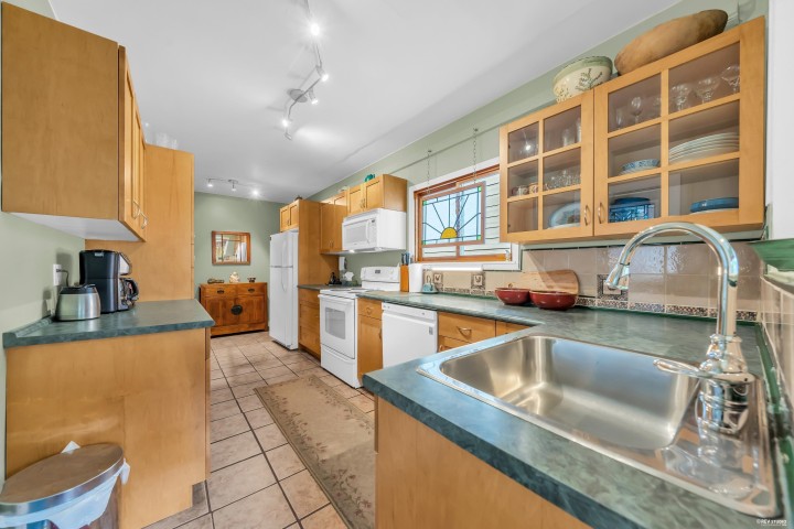 Photo 5 at 956 E 21st Avenue, Fraser VE, Vancouver East