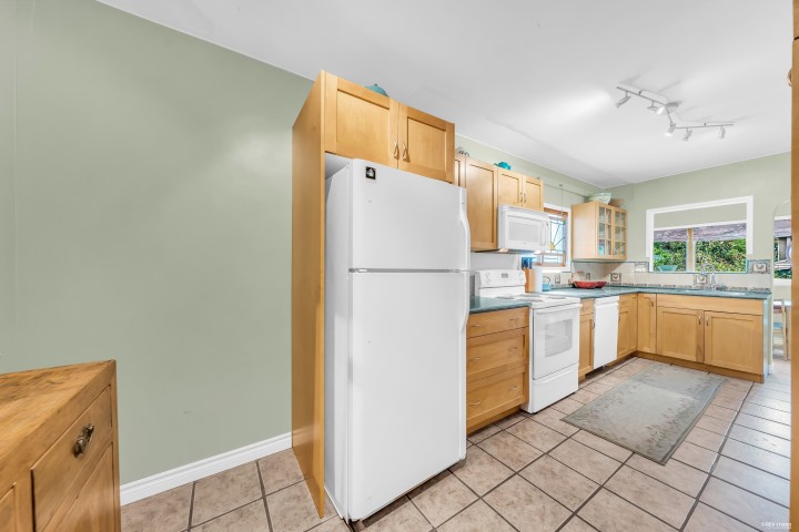 Photo 10 at 956 E 21st Avenue, Fraser VE, Vancouver East